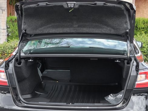 Used 2023 Subaru Legacy Premium image 8