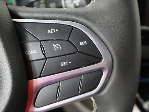 Used 2023 Chrysler Voyager LX FWD image 36