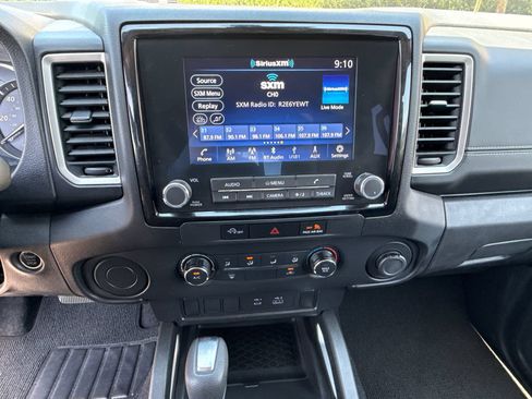Used 2024 Nissan Frontier SV RWD image 28