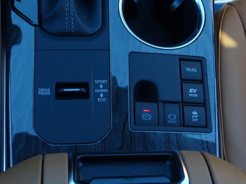 New 2026 Toyota Highlander Platinum image 25