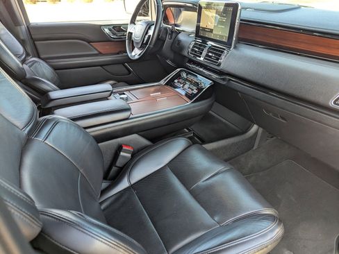 Used 2020 Lincoln Navigator Reserve w/ Cargo Convenience Package image 13