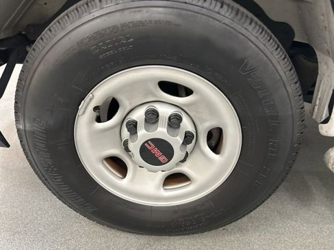 Used 2023 GMC Savana 2500 w/ Driver Convenience Package image 16