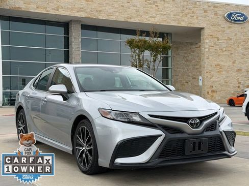 Used 2022 Toyota Camry SE FWD image 17