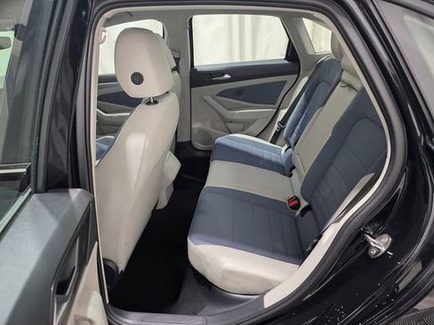 Certified 2025 Volkswagen Jetta SE image 25