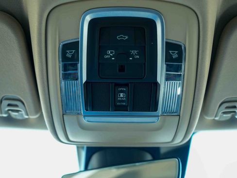 Used 2021 RAM 1500 Laramie AWD/4WD image 38