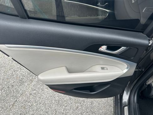 Used 2023 Genesis G70 2.0T RWD image 24