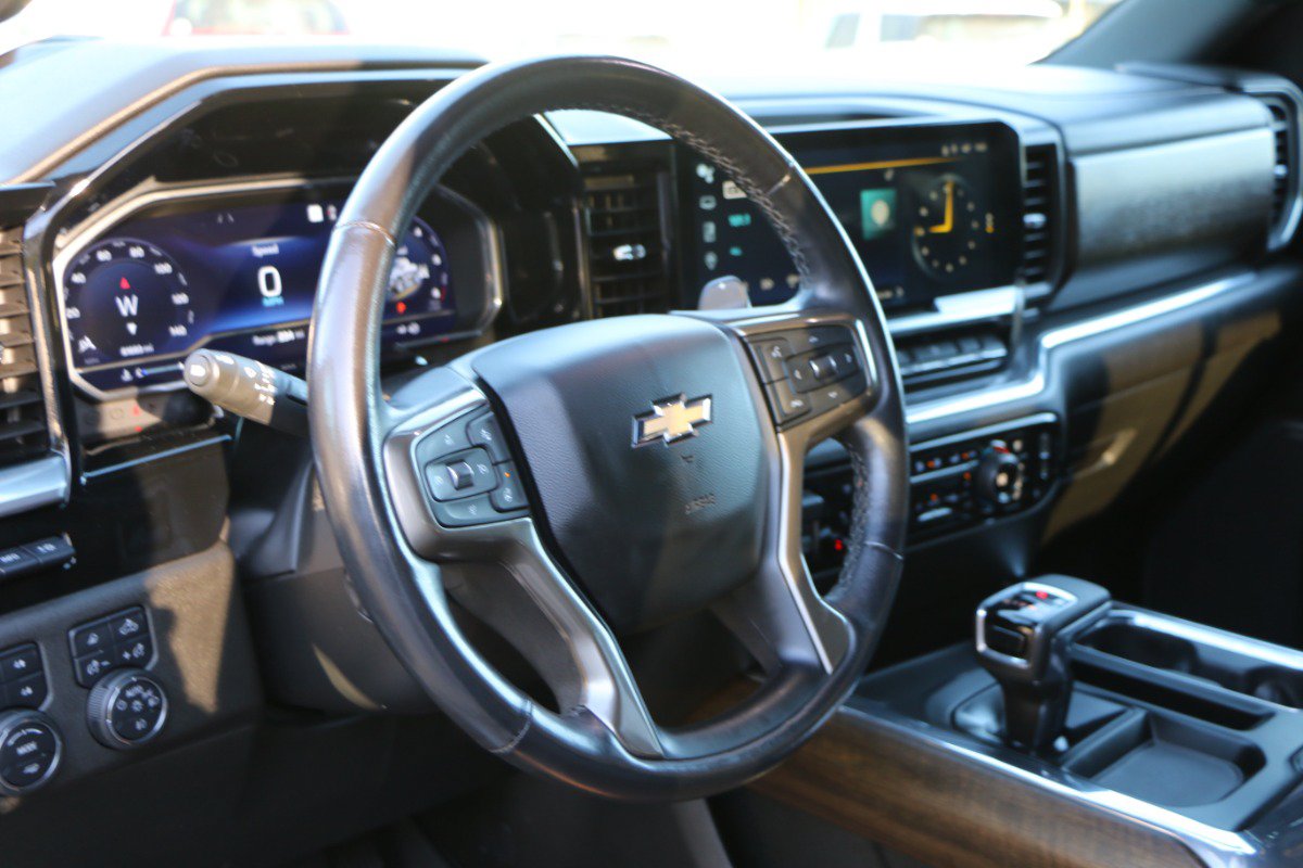Used 2023 Chevrolet Silverado 1500 High Country w/ High Country Premium Package AWD/4WD image 19