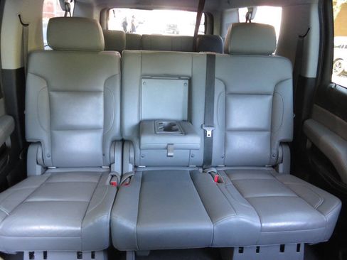 Used 2019 Chevrolet Suburban LT AWD/4WD image 26