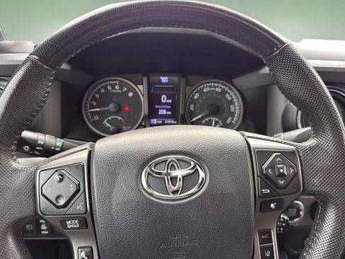 Used 2020 Toyota Tacoma TRD Sport image 21