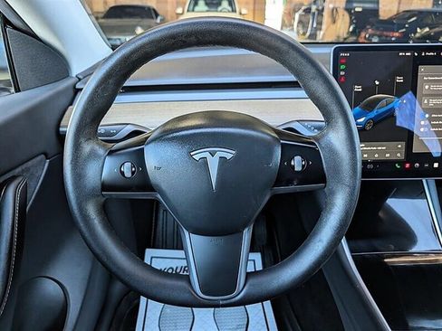 Used 2021 Tesla Model Y Long Range image 19