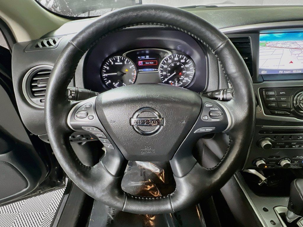 Used 2019 Nissan Pathfinder SL AWD/4WD image 10