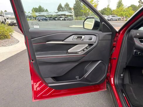 Used 2025 Ford Explorer ST AWD/4WD image 9