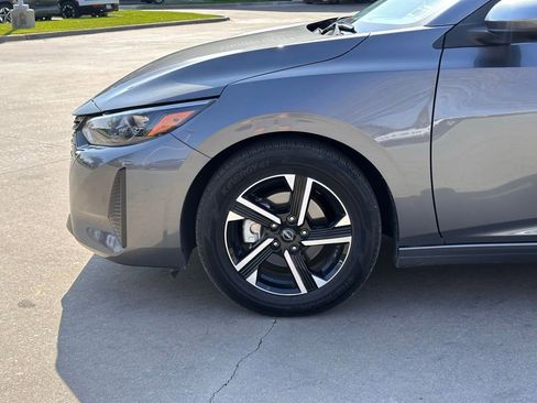 Used 2025 Nissan Sentra SV image 6