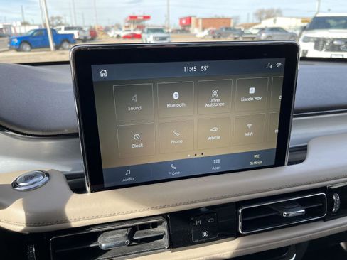 Used 2023 Lincoln Aviator AWD w/ Elements Package image 23