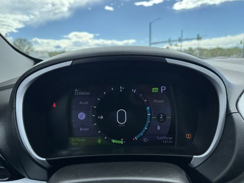 Used 2019 Chevrolet Volt LT w/ Comfort Package image 21