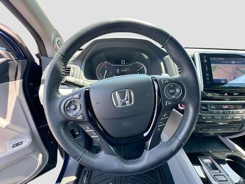 Used 2016 Honda Pilot Touring image 15