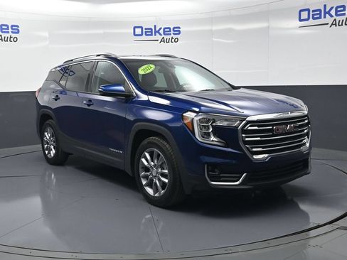 Used 2022 GMC Terrain SLT w/ LPO, Floor Liner Package AWD/4WD image 2