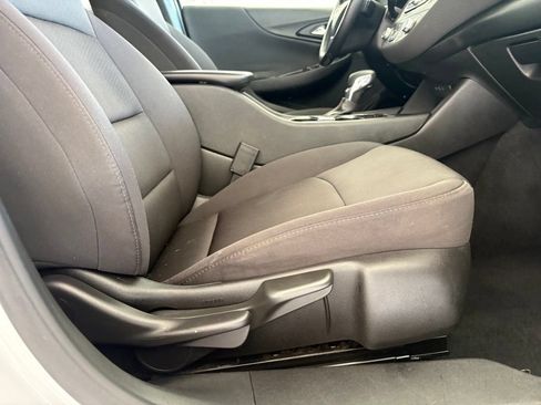 Used 2021 Chevrolet Malibu RS FWD image 33