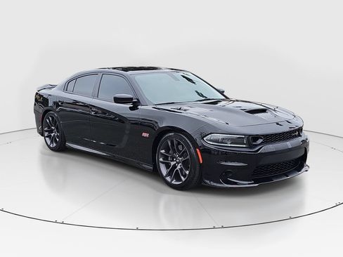 Used 2022 Dodge Charger Scat Pack w/ Plus Group RWD image 3