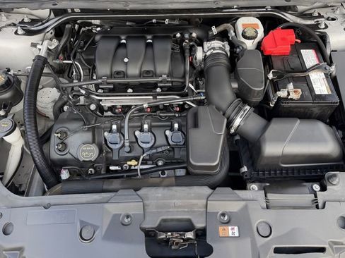 Used 2019 Ford Taurus Limited image 34