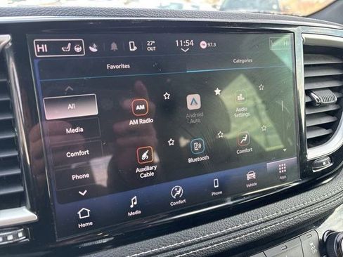 Used 2022 Chrysler Pacifica Touring image 22