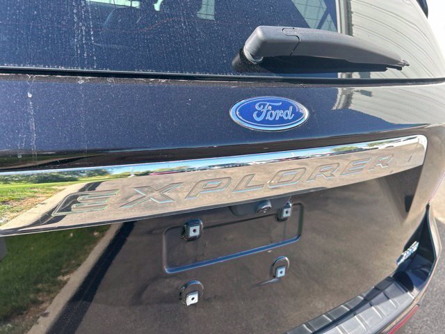 Used 2023 Ford Explorer XLT w/ Equipment Group 202A AWD/4WD image 61