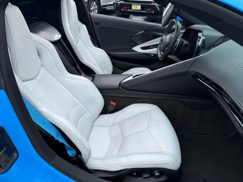 Used 2023 Chevrolet Corvette Stingray Preferred Cpe w/ Z51 Performance Package RWD image 31