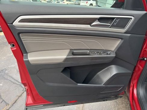 Used 2022 Volkswagen Atlas SE image 8