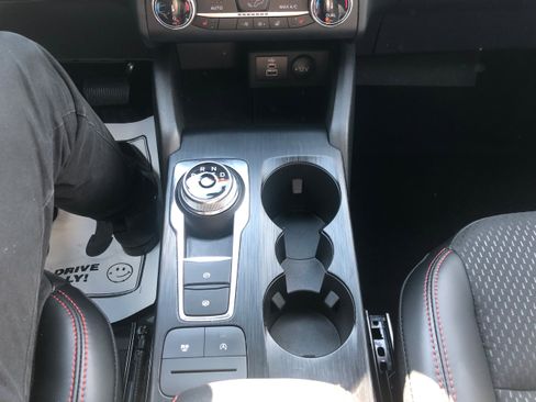 Used 2025 Ford Escape ST-Line w/ Cold Weather Package image 13