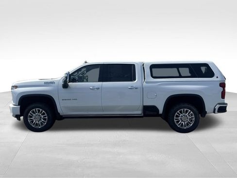 Used 2022 Chevrolet Silverado 2500 High Country w/ Technology Package AWD/4WD image 9
