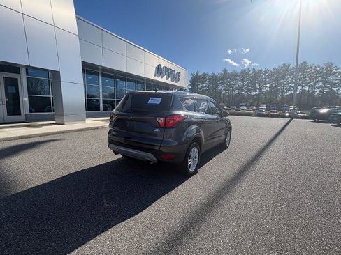 Certified 2019 Ford Escape SE image 3