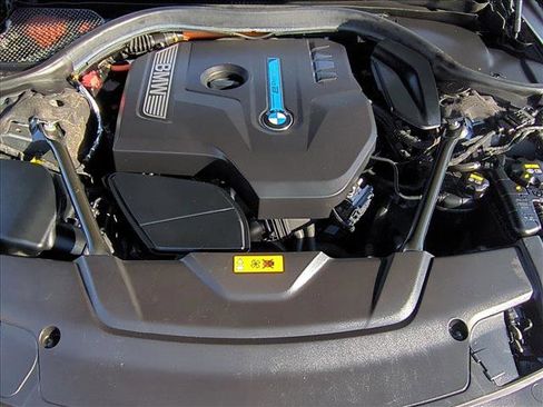 Used 2017 BMW 740e xDrive image 20