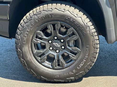 Used 2023 Chevrolet Silverado 1500 ZR2 w/ Technology Package AWD/4WD image 46