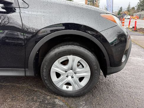 Used 2015 Toyota RAV4 LE image 13
