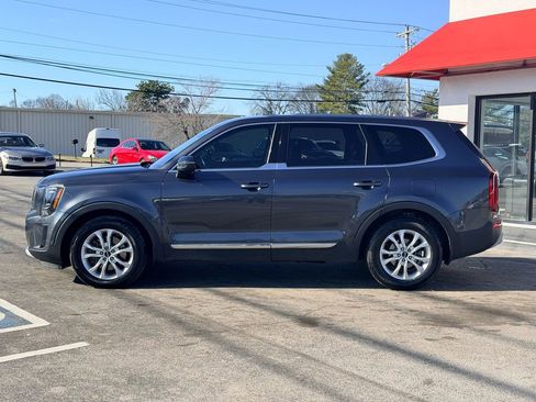 Used 2021 Kia Telluride LX image 3