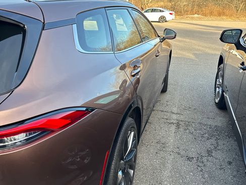 Certified 2025 Toyota Crown Signia image 35