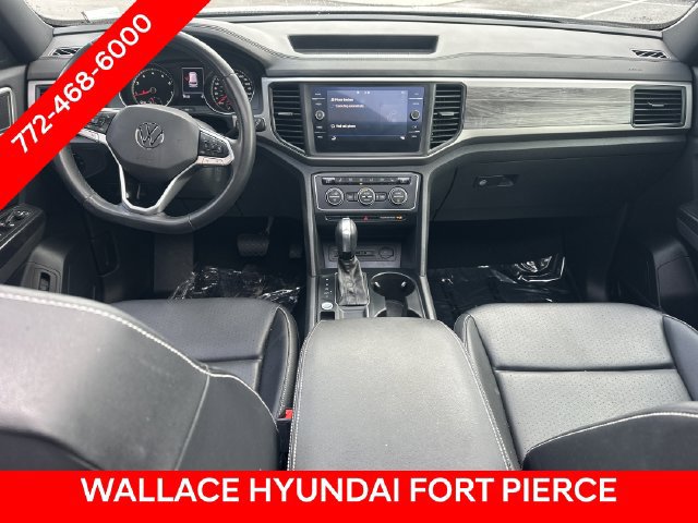 Used 2020 Volkswagen Atlas Cross Sport SE w/ Panoramic Sunroof Package FWD image 19