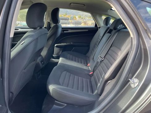 Used 2019 Ford Fusion SE image 19
