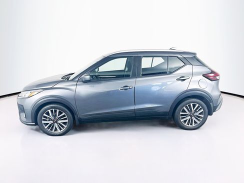 Used 2023 Nissan Kicks SV FWD image 4