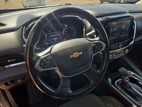 Used 2021 Chevrolet Traverse LT AWD/4WD image 10