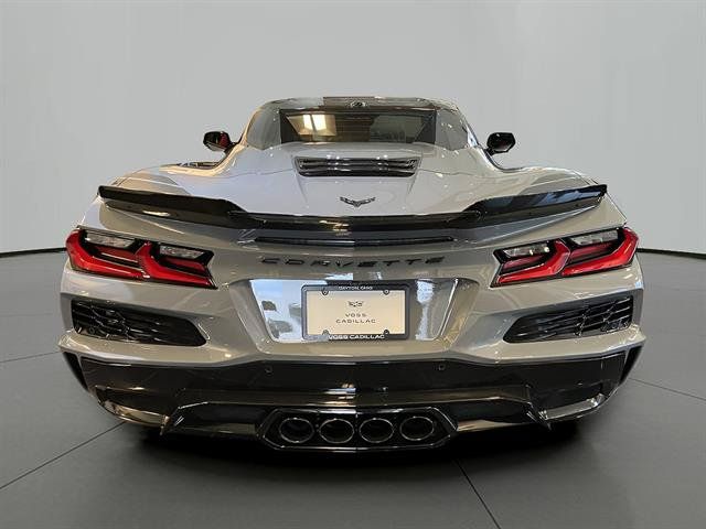 Used 2024 Chevrolet Corvette Z06 RWD image 5