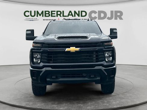 Used 2024 Chevrolet Silverado 2500 Custom w/ Custom Value Package AWD/4WD image 9