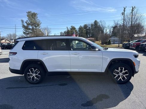 Used 2025 Jeep Grand Cherokee L Limited w/ Luxury Tech Group II image 11
