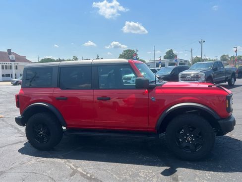 Used 2023 Ford Bronco Black Diamond AWD/4WD image 4