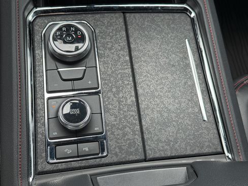 Used 2024 Ford Expedition Max Limited AWD/4WD image 15