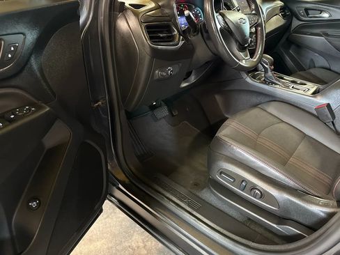 Used 2022 Chevrolet Equinox RS image 11