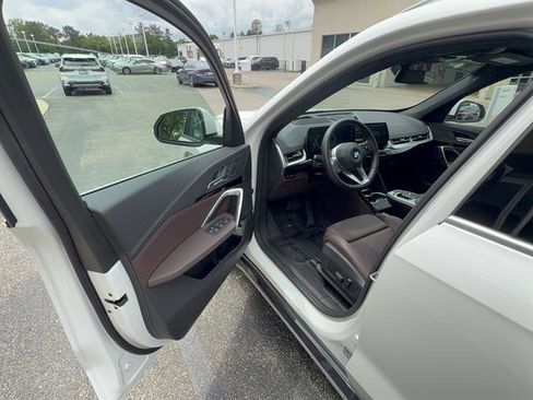 Certified 2025 BMW X1 xDrive28i w/ Technology Package AWD/4WD image 7