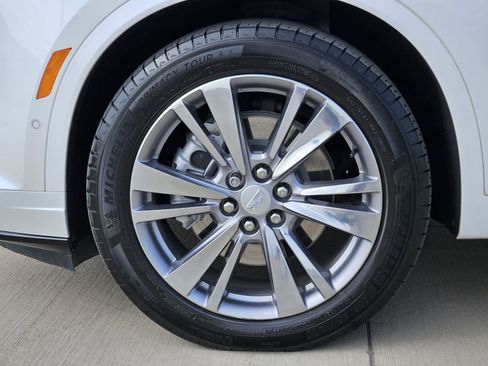 Certified 2023 Cadillac XT6 Premium Luxury w/ Platinum Package image 12