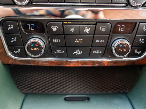 Used 2018 Bentley Continental GT AWD/4WD image 25
