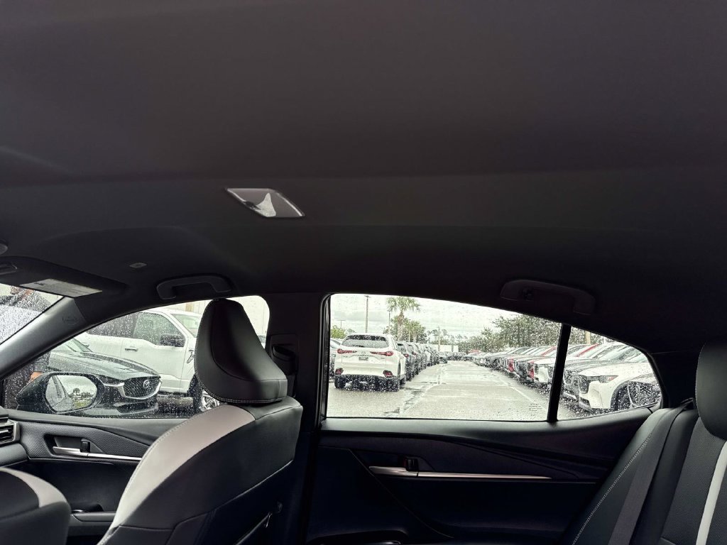 Used 2026 Toyota Camry SE FWD image 16